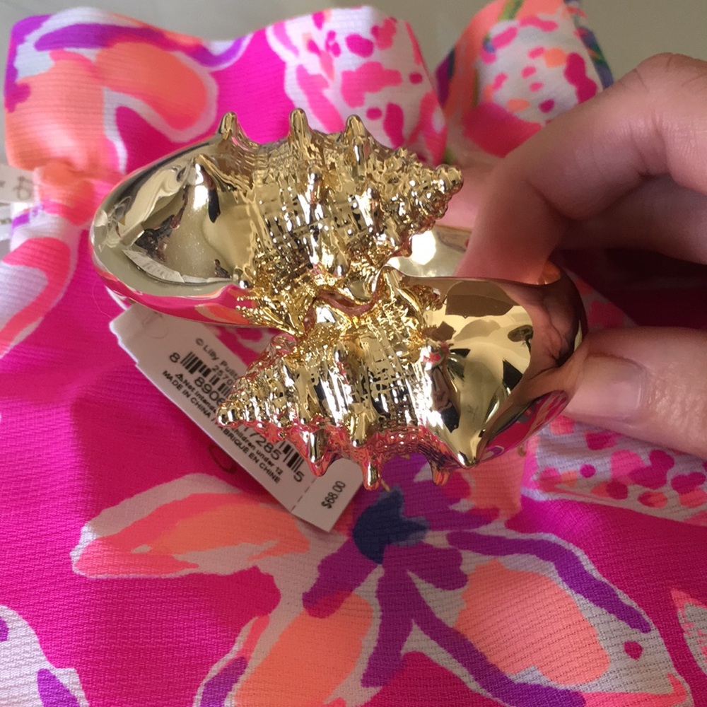 Lilly Pulitzer Nautilus seashell bangle, NWT